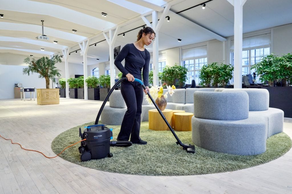 Nilfisk VP300 HEPA EP S2 EU - Commercial Dry Vacuum Cleaner 700W, HEPA 14